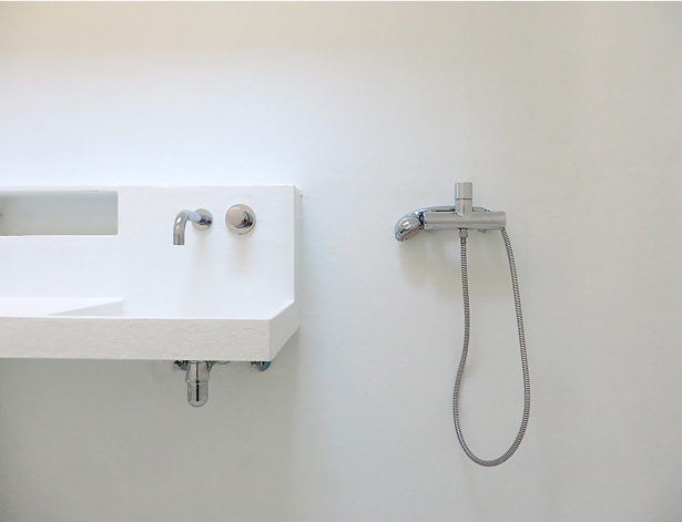 polyester-capsule-sanitair-lavabo-douche-vooraanzicht-atelier-Cadix